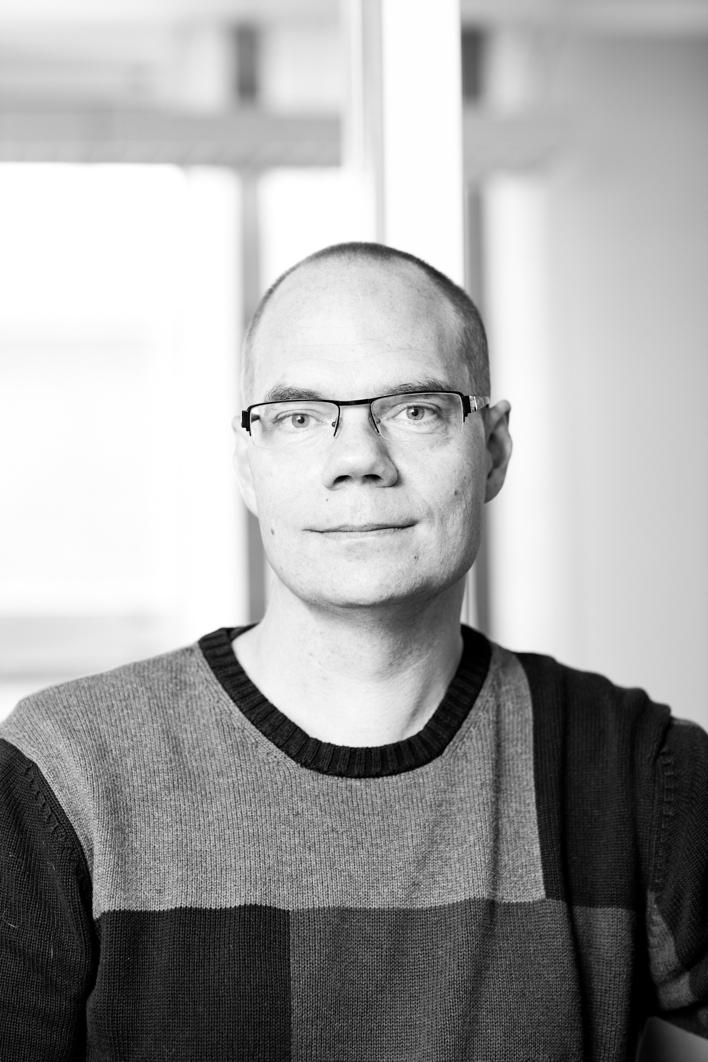Jonas Wisbrant - kort CV Samhällsvetare vid LU 1989 Kommunikation och webbutveckling 1990 Programvaruingenjör LTH 2002 Institutionen för Datavetenskap 1 2002 LUCAS - Center for Applied Software