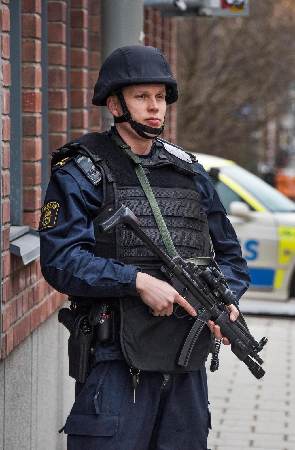Bild 7 Polis med