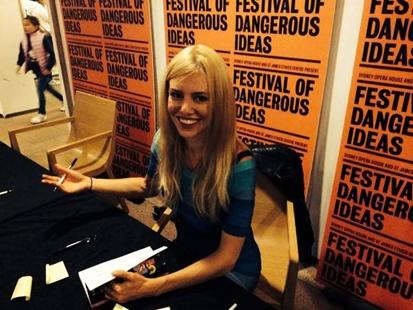 Författad av Fähstorkh fre, 11/05/2018-08:00 Kajsa Ekis Ekman säger sig ha börjat sin politiska bana som anarkist.