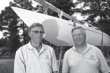 Hudiksvalls Tidning den 7 juli om Björns och Tomas SM-brons Äntligen SM-medaljörer efter många försök! Foto:Stefan Westerlund Björn Bostedt och Tomas Persson har ett rykande färskt SM-brons i handen.