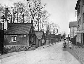 börjar vid Johannes kyrkogård kl 10.00 med slutmål i Vanadisparken och Stefanskyrkan.