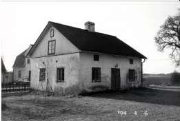 1972 övertog Bertil och Ragnhild Johansson lantbruket och numera är det Stefan Bergström som bor där. Ragnhild och Bertil har byggt ett nytt hus på andra sidan väg 148.