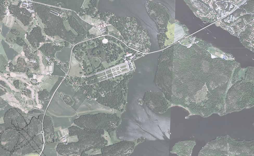 Genom Drottningholm görs vägsektionen smalare än utmed övriga sträckan. Nockebybron breddas 1 m. GC-vägen går på brons södra sida. Drottningholmsbron breddas 1 m. GC-vägen går på brons södra sida. Gång- och cykelvägen följer Ekerövägen på den östra/västra sidan.