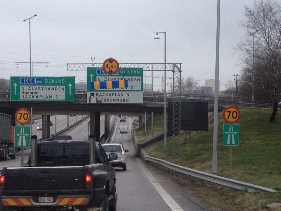 Sänkning av Lunbyleden under Brunnsbomotet och järnvägsbron Jordlagerföljd och jordens egenskaper Vid korsningen Minelundsvägen/Lillhagsvägen är jorddjupen generellt större än 25 m och utgörs överst