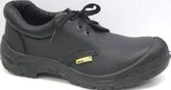 Spiktrampskydd i mjuk APT och tåhätta i karbon. Scorpio svart Ord. 955:- NU 499:- Mycket lätt sko på endast 495 g (i stlk 42).