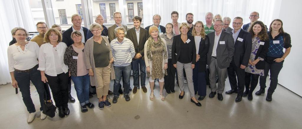 Innehåll Förkortningar...4 Om organisatörerna..4 Om SweNanoSafe.4 Om workshopens bakgrund, syfte och diskussionsformat 5 Sammanfattning av diskussionerna 1. Arbetsmiljö...7 2. Konsumentskydd...11 3.