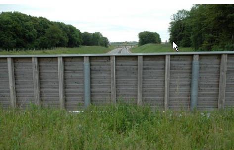 Faunaskärm På broar placeras 2,2 meter höga faunaskärmar av trä. Skärmen löper även cirka 20 meter ner på båda sidor om bron.