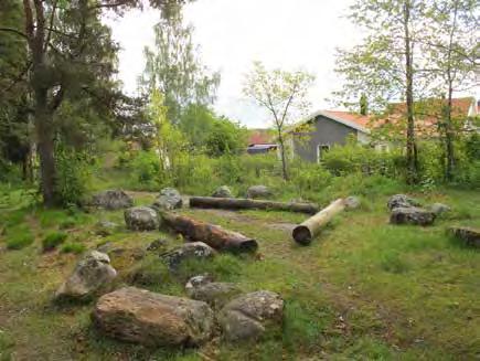 5. SKRÄLLEBERGSPARKEN SANDHEM MINDRE PARK- OCH LEKOMRÅDE Målkaraktär: Storlek: Minipark Ca 1 ha S:XIII/1963 Park eller plantering, D2/2002 Natur: naturområde Skrällebergsparken är ett