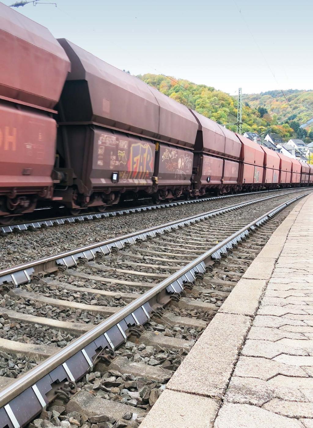 Eftersom rälsdämparsystemet Calmmoon Rail minskar bullernivån direkt i själva bullerkällan anses det vara en aktiv ljudskärm. Fördelen med detta system är att buller dämpas där det uppstår.