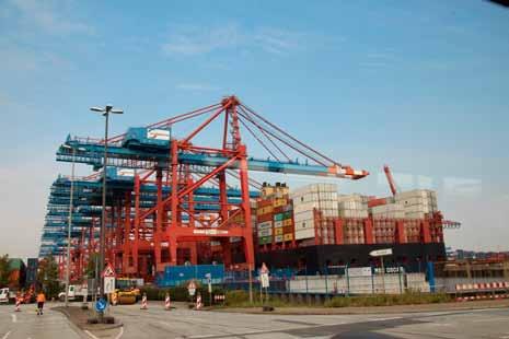 sen mötte i stället upp i Travemünde dit vi anlände tidigt på lördagmorgonen. Lördag i Hamburg Programmet för lördagen var av det mer lättsamma slaget.