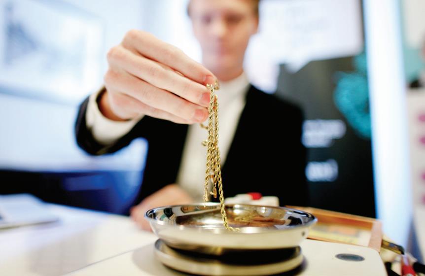 GARANTITECKNING EMISSIONSGARANTIER MED ERSÄTTNING Emissionen är garanterad upp till 5 885 714 kronor, fördelat på 2 656 811 kronor av emissionsgarantier med ersättning samt 3 228 903 kronor genom