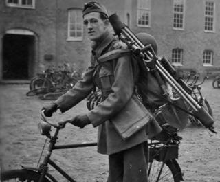 Signalbefälsskolans återträff med 60-årsjubileum I början av juli 1951 förvisades 1-3 signalister från Sveriges infanteriregementen till Eksjö och I 12 för utbildning på signalbefälskolan.