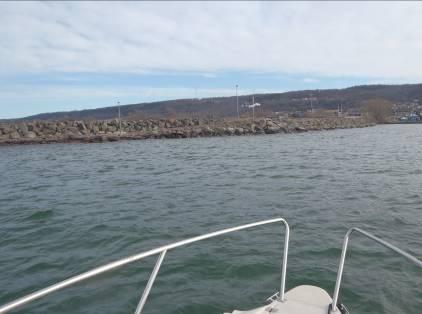 Fiskundersökningar i Gränna och Visingsö hamn samt dumpningsplats Figur 12. Insidan av den norra och yttersta delen av pirarmen vilken ingick i yta 4.