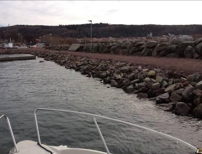 Undersökningar i Gränna och Visingsö hamn samt planerad dumpningsplats Figur 13. Yta 5 sedd från yttre delen av den södra pirarmen.