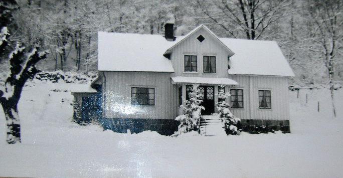 1929-1964 Ivar Viktor Pettersson född 1895-04-29 i Korsgård död 1969 Jenny Linnea f Johansson 1897-08-17 i