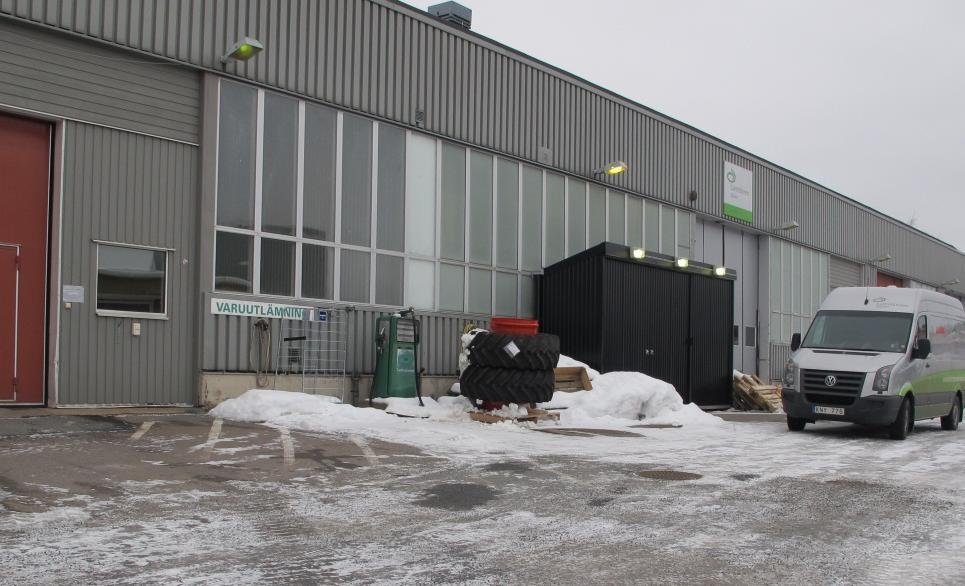Sida 8 (15) Drivmedelspump. Tillhörande cistern är placerad inne i byggnaden.