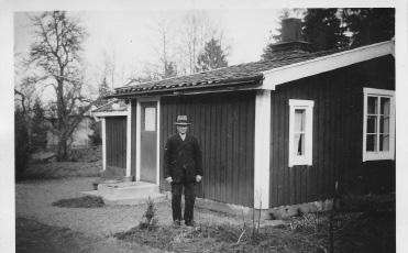 Boberg 4:3 Viken 2 sid: 7 / 12 Huset byggdes 1850. Emil och Signe flyttade hit till stora huset ett antal år efter 1950.