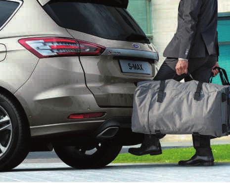Smart öppning av bakluckan Du öppnar och stänger enkelt bakluckan på S-MAX även med händerna fulla.
