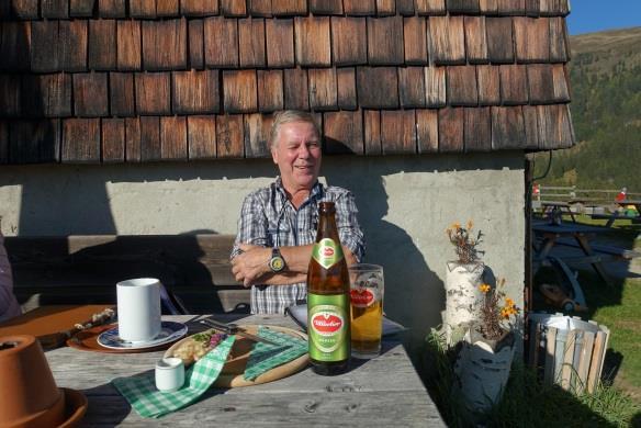 Alpe-Adria Trail, Seeboden Bad Kleinkirchheim, 6 nätter 3(9) längs leden och den långa nerförsbacken mot Matzelsdorf med sin pilgrimskyrka.