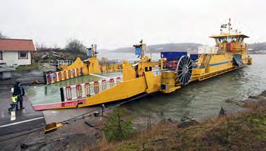 Färjeledens längd är 140 meter och överfartstiden är tre minuter. I augusti 2017 infördes eldrift. Foto: Truls Persson. Stegeborgsleden går mellan Slottsholmen och Norrkrog i Slätbaken vid Stegeborg.