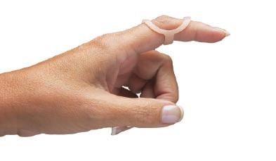 Hand Hand Oval-8 Fingering Fingerortoser som beroende på placering på fingret korrigerar svanhals-, boutonniére- och malletdeformaiteter samt ger stöd vid lateral deviation.