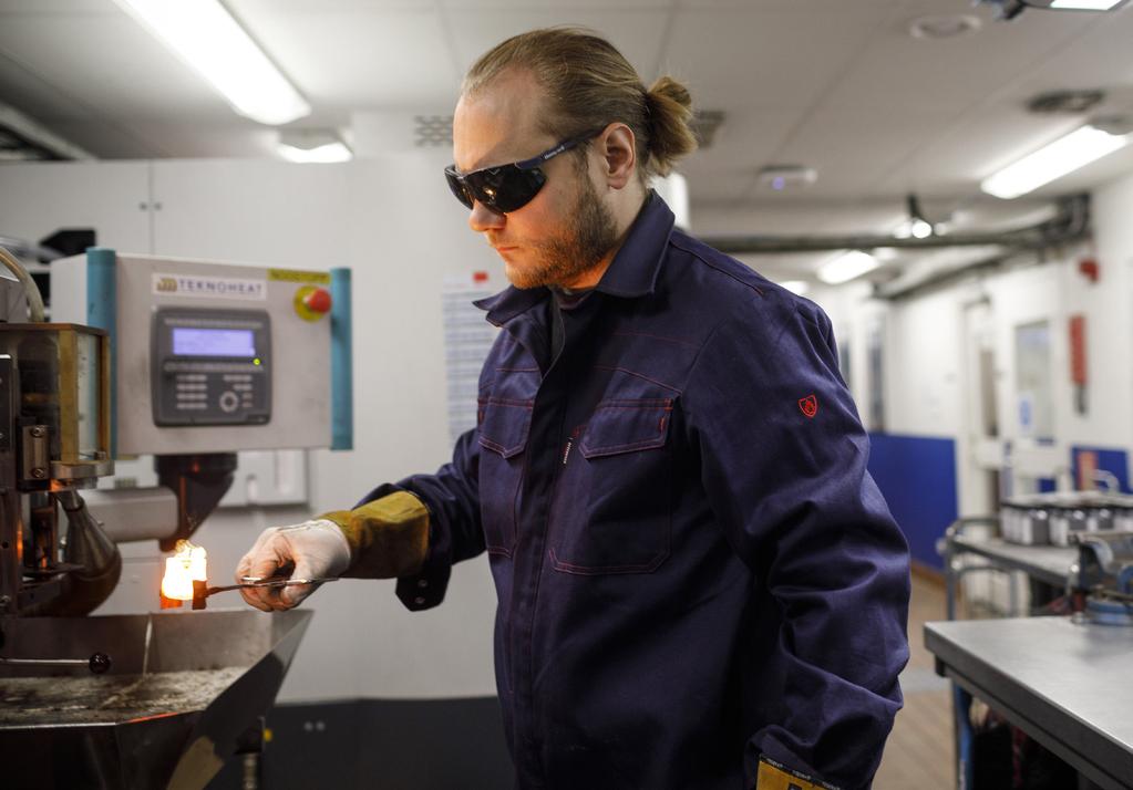 Så kontrolleras kvaliteten 1. Inkommande prov registreras och förbereds. 2. Analyser genomförs. 3. Analysresultat rapporteras i analysdatabasen Järnbasen. 4. Resultatet utvärderas.