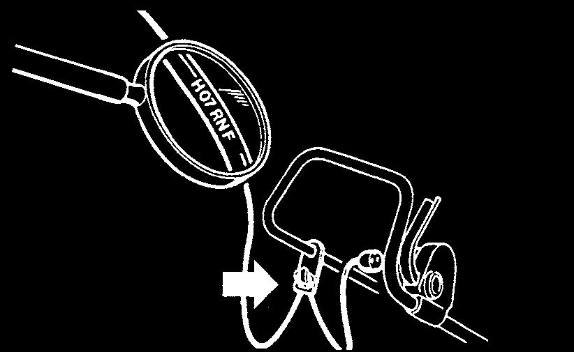 Sluit een beschadigde kabel niet aan op de voeding; raak een beschadigde kabel niet aan voordat u hem afkoppelt van de voeding; een beschadigde kabel kan contacten met de spanningvoerende onderdelen