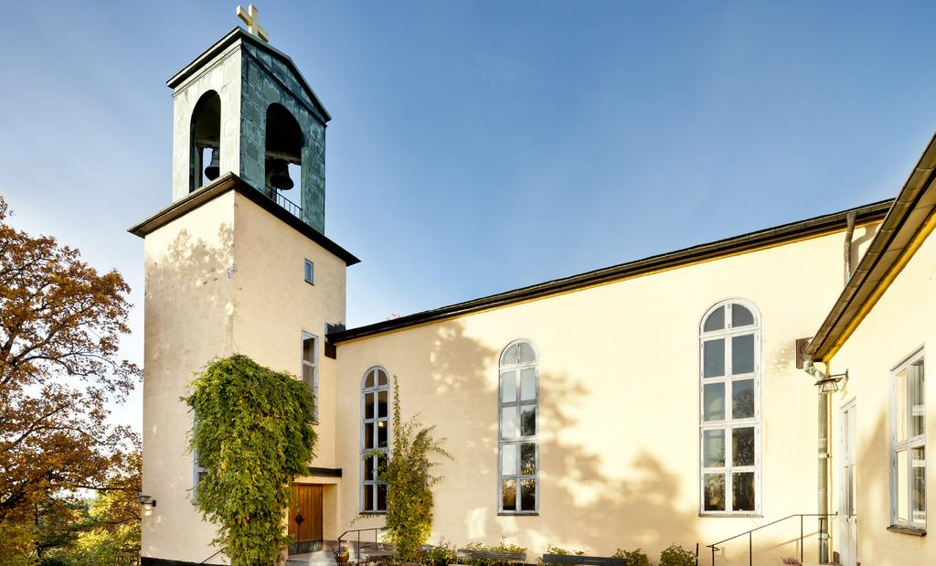 FOTO: TIM MEIER Gudstjänster i Breviks kyrka Söndag 2 september 14 e trefaldighet Kl 11.00 Gudstjänst Söndagsskola. Ämne: Enheten i kristus Breviks kyrkokör och Bodals kammarkör medverkar.