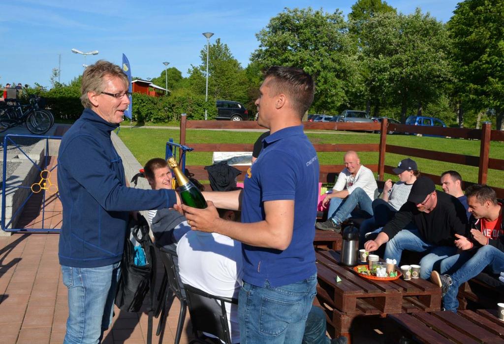 De företag som valt att stödja föreningen har haft flera arrangemang och trivselaktiviteter i första hand på EB banorna. Bokningarna har också fortsatt på en hög nivå.