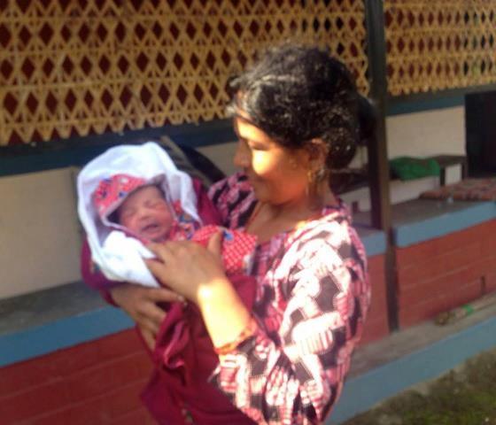 Tuki Nepal har gjort likadant och erbjuder därför 4 kontroller i sjukstugan av vår barnmorska Srijana Tamang, under graviditeten.