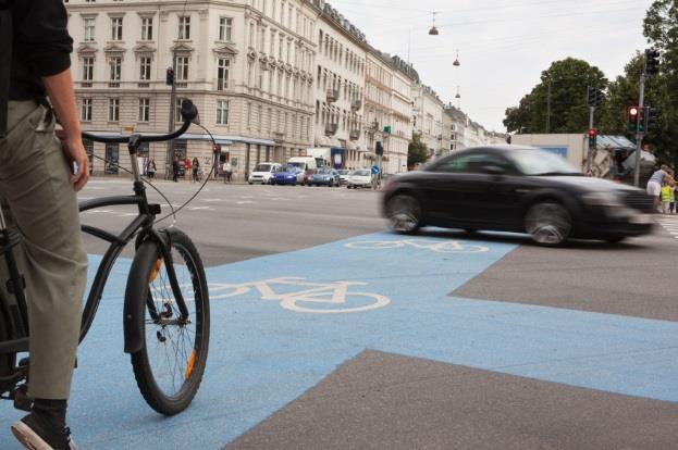 KÖPENHAMN Bakgrund Köpenhamn med sina 1,2 miljoner invånare ligger i framkant när det gäller satsningar för att tackla välfärdsutmaningar och grön strukturomvandling.