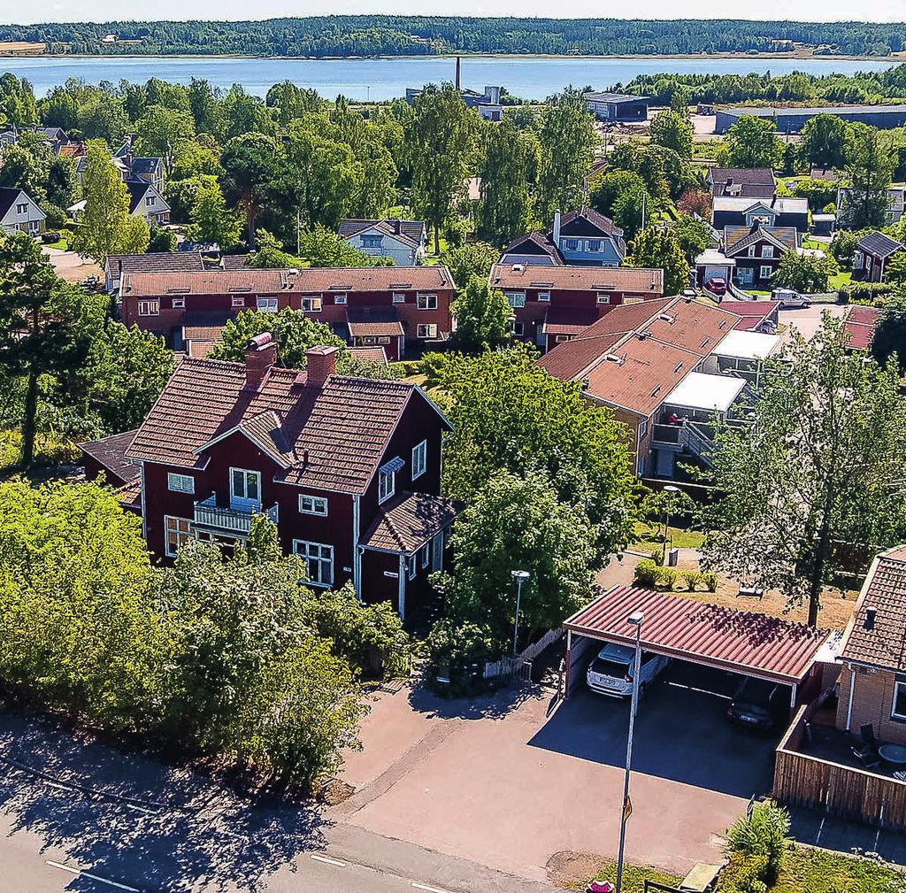 Sammanfattning Investeringsaspekter LÄGE Fastigheten är belägen en mil öster om Karlstad i tätorten Skattkärr med en folkmängd på ca 2 000 ortsbor.