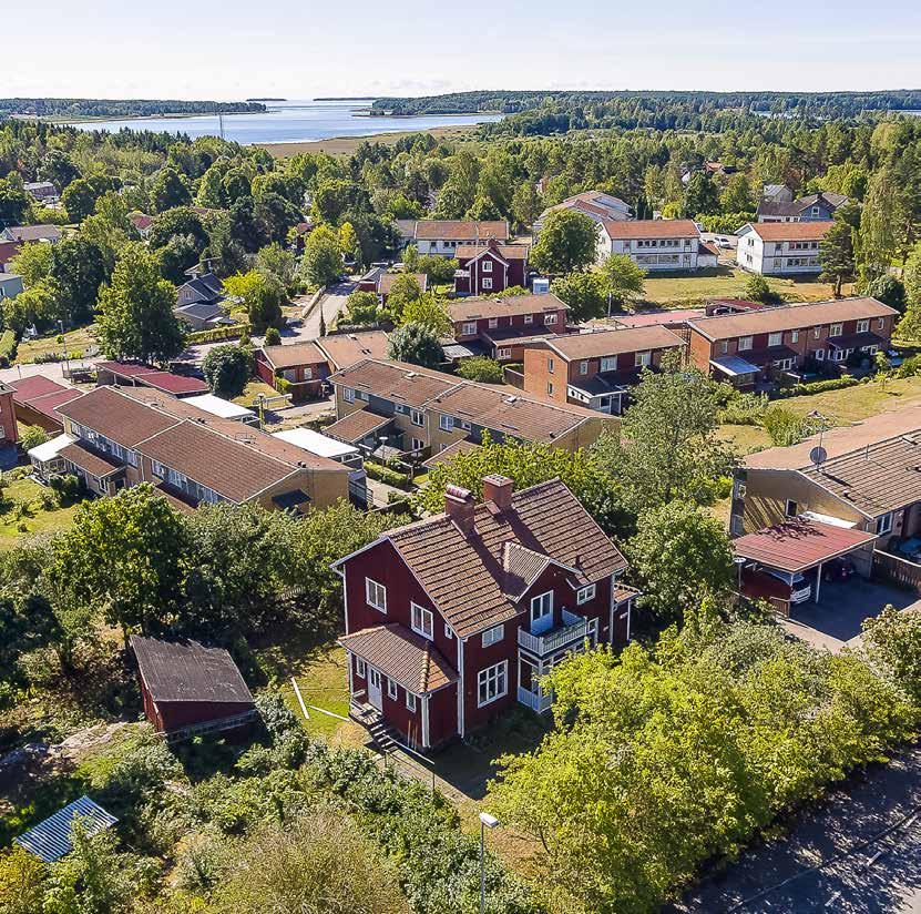 Björknäs 20:2 FASTIGHETEN På Fastigheten finns en byggnad uppförd i två plan ovan mark plus källare. Nybyggnadsåret är 1929 med om-/ tillbyggnadsår 1990.