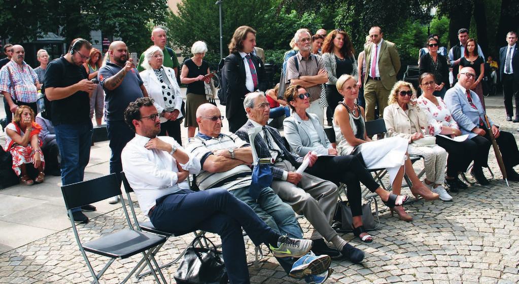 Den romska Förintelsens minnesdag Den 2 augusti 1944 mördades de sista romerna i det så kallade Zigenska familjelägret i Auschwitz-Birkenau. Den dagen är nu en officiell minnesdag i EU.