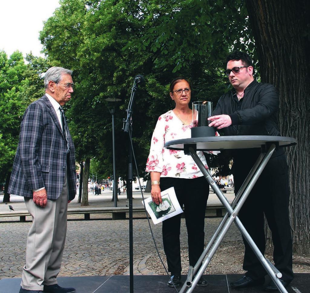 Romernas brott var att de var romer. Han talade om dagens situation. Återigen får vi möta ondska och hat som i min barndom. Det är samma hat som ledde till Förintelsen.