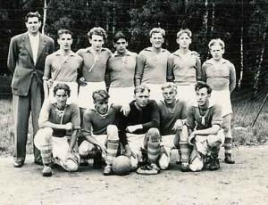 Stående fr.v. Rune Spånga Nilsson, Alf Lantz, Henning Putte Lundqvist, Lennart Saxen Andersson, Gunnar Orra Pettersson, Bosse Bengtsson, Pelle Berglund.