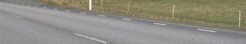 Från Brokind och norr ut, knappt 5 km, passerar väg 34 genom eklandskapet. Eklandskapet inrymmer även områden och objekt av riksintresse för kulturminnesvård och friluftsliv.