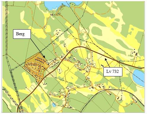 I Berg saknas såväl offentlig som kommersiell service. Berg ligger på ca 2 km avstånd från Åtvidabergs centrala delar där diverse service finns.