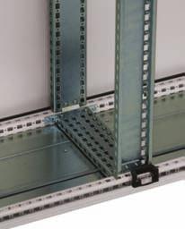 Kan monteras i steg om 200mm. Material: Främre profil: 1,75mm stålplåt. Bakre profil:1,75mm elförzinkad stålplåt. Leveransförpackning: 1 sats profiler med monteringsmaterial.
