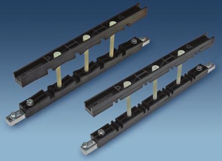 Busbar ECBS, Skenhållare, kompakt ECBS205TN Beskrivning: Skenhållare för 1600A, att monteras horisontellt eller vertikalt. Kan monteras direkt mot skåpsramen eller med hjälp av CLPF profiler.