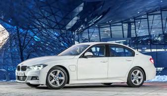 2 l bensin /100 km Räckvidd: 4+55 mil (batteri+hybrid) Effekt: 224 hk BMW 330e