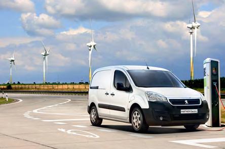Transportbilar BEV Citroën Berlingo electric Cirkapris: från 254 900 kronor ex moms Bränsleförbrukning: 17,7 kwh/100 km Räckvidd: 17 mil (batteri) Effekt: 67 hk Euro NCAP