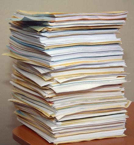 Tidningsurklipp Om den egna föreningen och dess verksamhet. Tidningspapper har dålig beständighet, kopiera därför helst över klippen på arkiv- eller åldringsbeständigt papper.