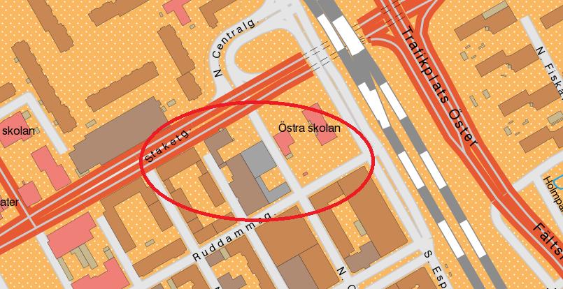 Ett övre cirka 2 meter under markytan i genomsläpplig jord och ett undre i moränen under ett mäktigt silt- och lerlager. Fastigheten ligger utanför skyddsområde för vattentäkt.