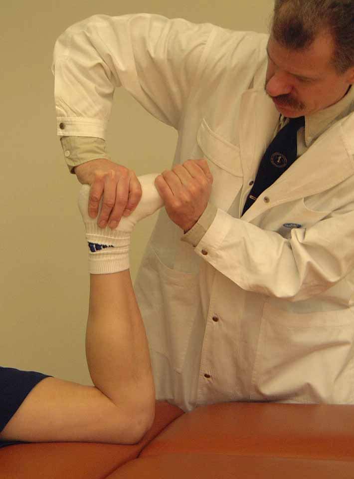 Men patienterna med idrottsrelaterade skador utgjorde dock en egen enhet jämfört med de vanliga ortopedkirurgiska fallen och kom att tillhöra Artroskopi- och Idrottsskadeenheten.