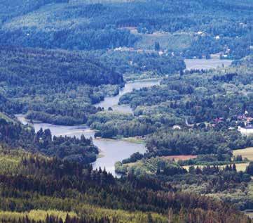 Älven är dessutom unik med sina imponerande meanderbågar längs med hela Klarälvdalen. I generationer har älven varit en livskälla på många olika sätt för oss, och fortsätter att vara än idag.