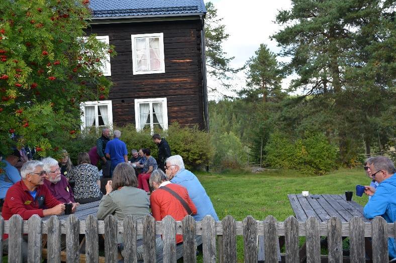 FINNSAM:s höstkonferens på Stöde finnmark i Medelpad 2-4 september 2016 Av Tor Eriksson, Örebro Torsdagen den 1 september Närmar du dig Stöde österifrån längs Europaväg 75 har du ett härbre på höger