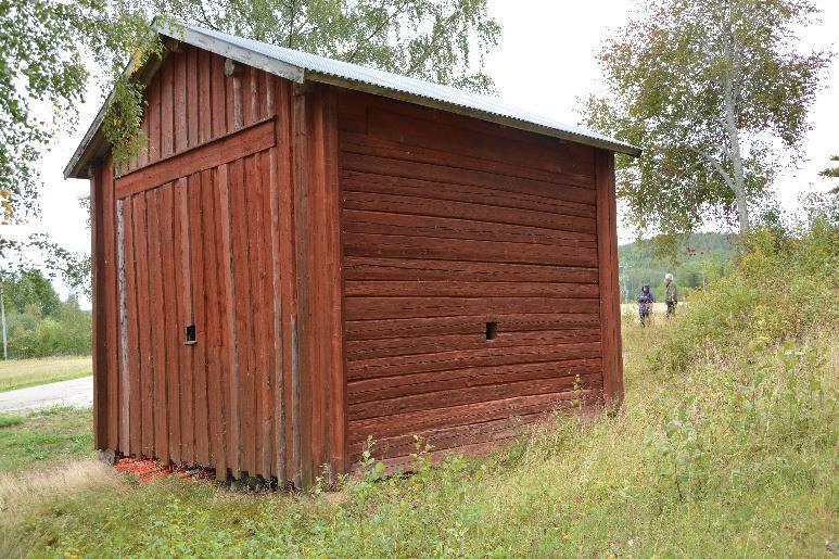 Här finns även en trägrep med tre klor.