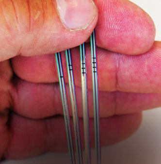 Användbar information FÄRGKODSYSTEM FÖR FIBEROPTISKA KABLAR Fibrer, rör och ribbon i fiberoptiska kablar är märkta med olika färger och streckkoder för att underlätta identifiering.