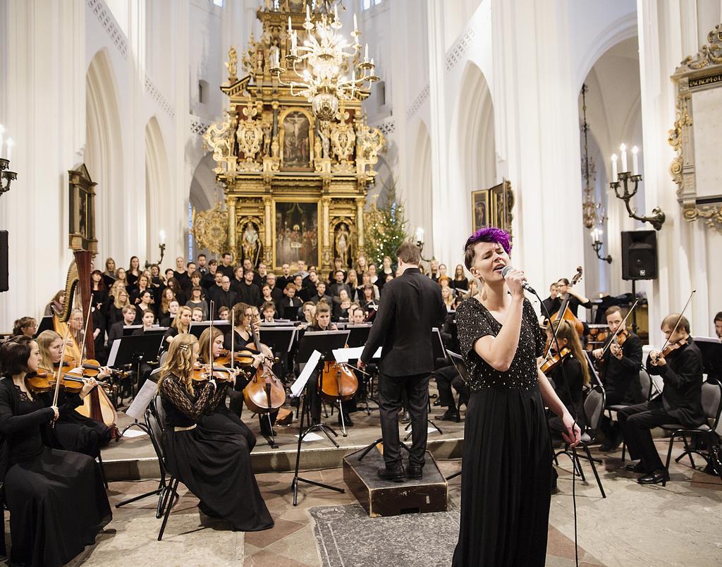 Vecka 50 Musikhögskolans julkonsert TORSDAG 14 DECEMBER S:T ANDREAS KYRKA, MALMÖ 19.00 FREDAG 15 DECEMBER LUNDS DOMKYRKA 19.00 Dirigent Mats Paulson Julen är musikens högtid!